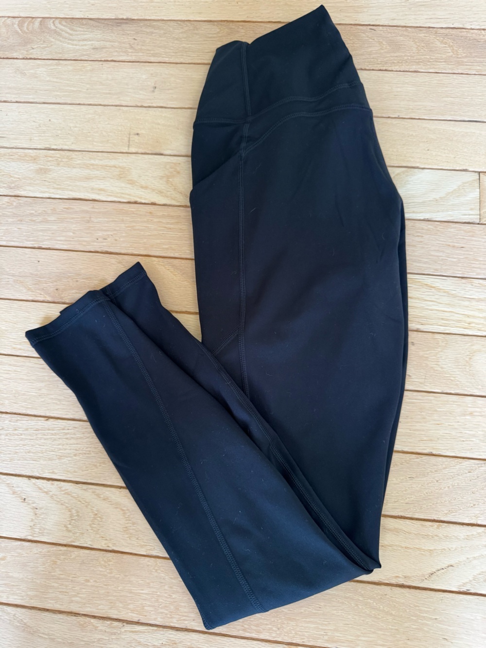 Fabletics Size Medium Black Leggings -with Pockets- Stretch Activewear. NWOT